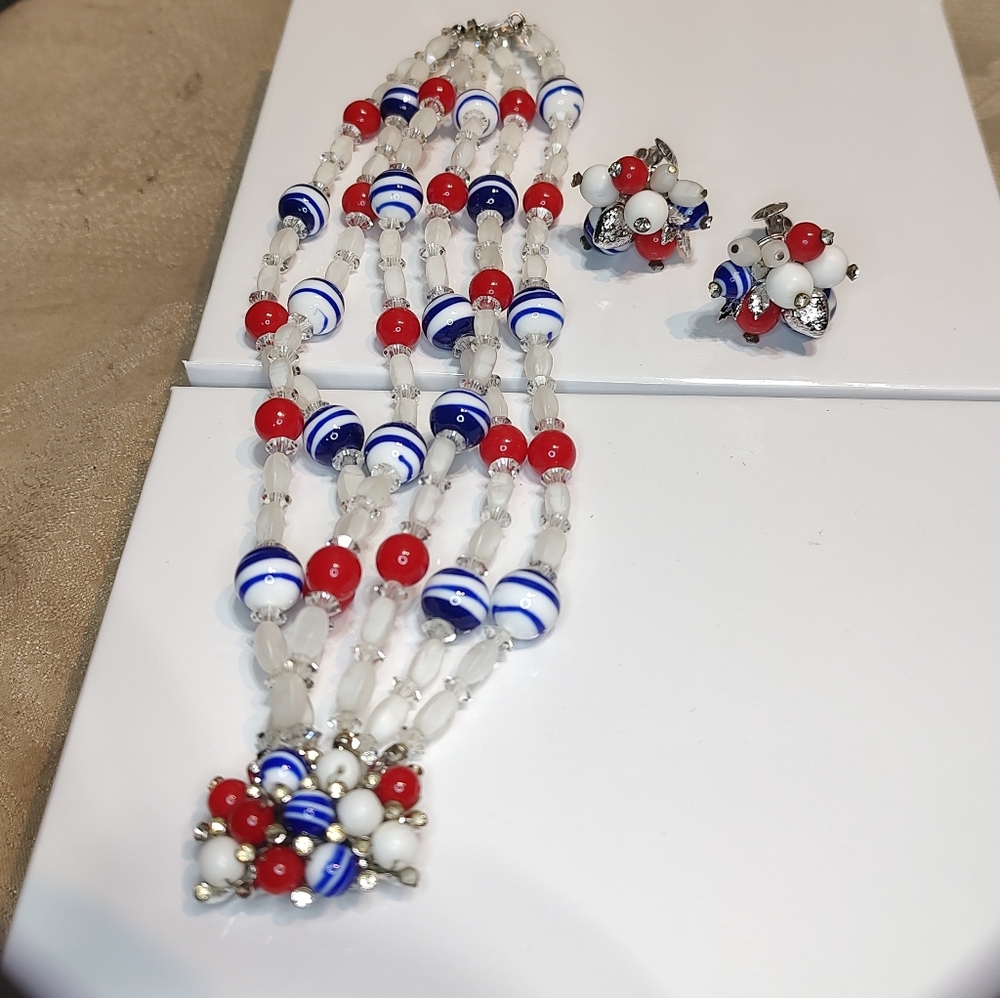 1940s Signed Vendome Glass Bead Bracelet And Clip-on Earring Set